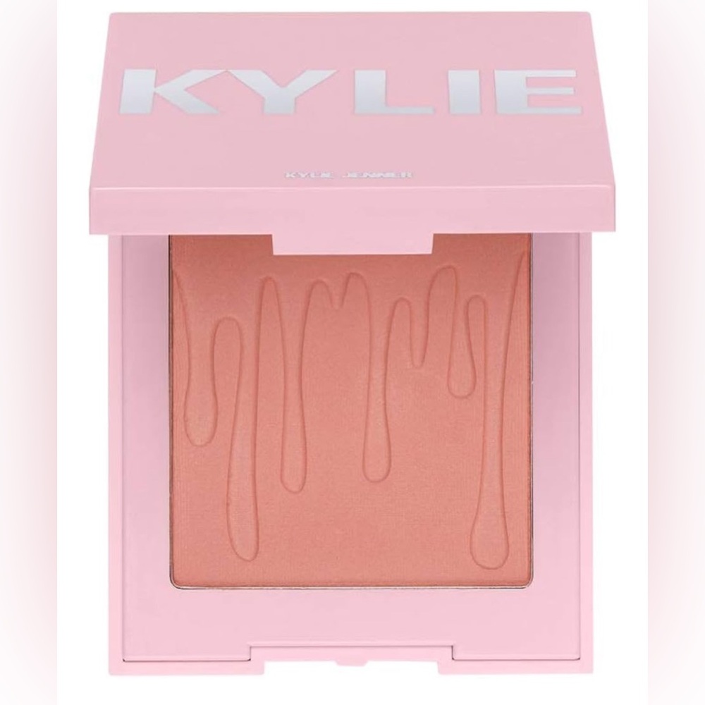 BN Kylie Jenner Cosmetics Pressed Blush Powder in “Weee going shopping”.